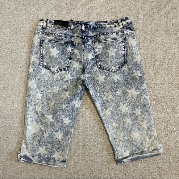 Denim Star Print Capris 18 - Picture 2 of 7
